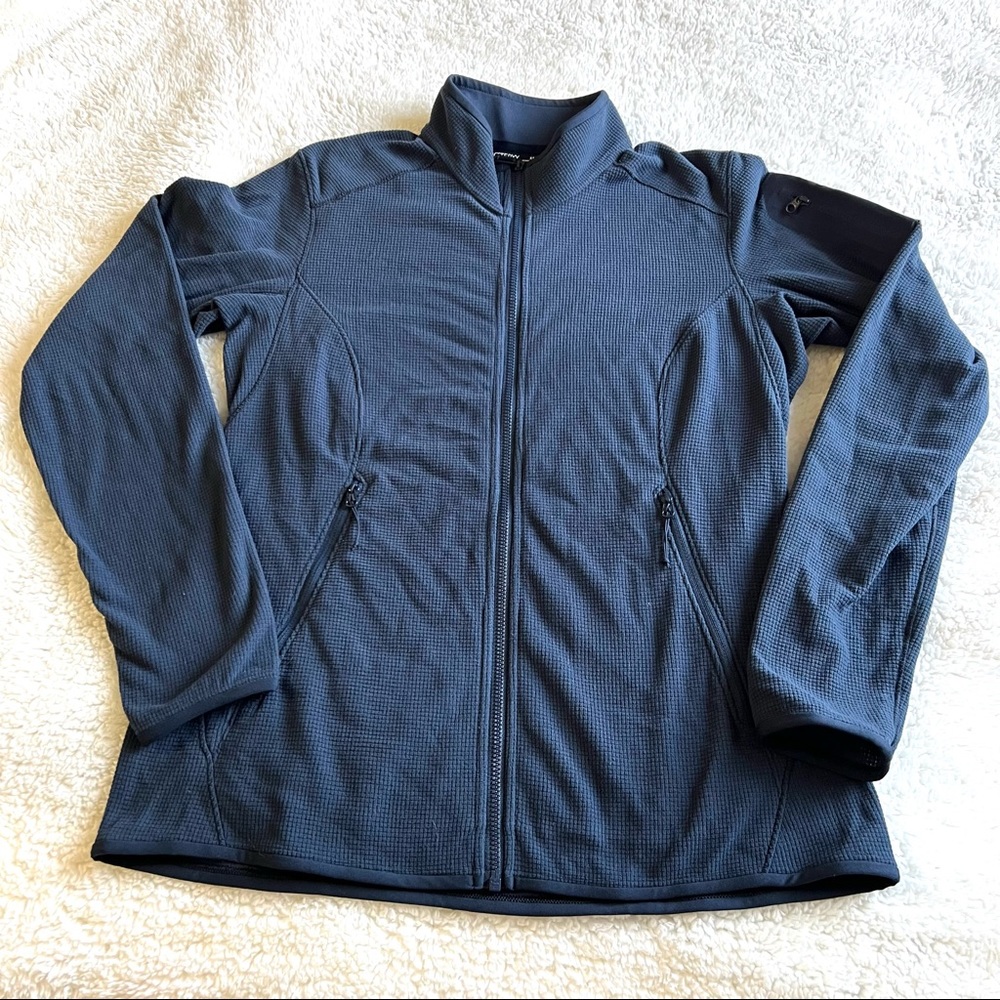 Arc’teryx Womens Lightweight Zip Up Fleece sweater